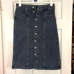 Old Navy A-line denim midi skirt. Size 4. Button up.